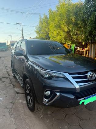 TOYOTA HILUX SW4 2.7 SRV 7 LUGARES 4X2 16V FLEX 4P AUTOMÁTICO TOYOTA HILUX SW4 2.7 SRV 7 LUGARES 4X2 16V FLEX 4P AUTOMÁTICO